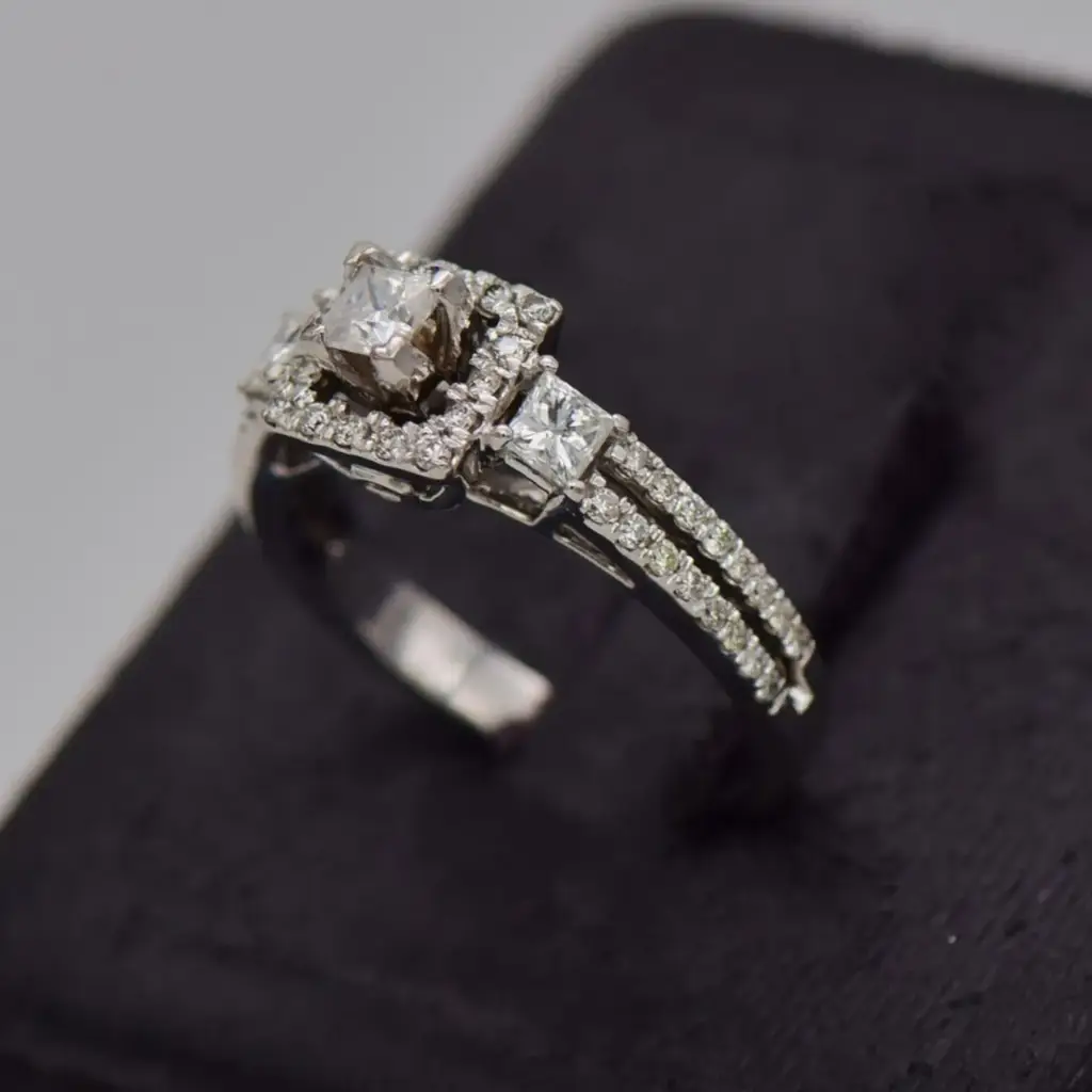 14ct White Gold Dress Ring - View 3