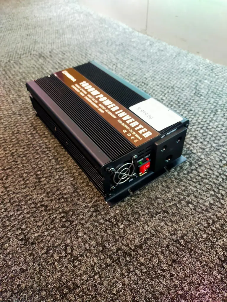 Omega 1000W Power Inverter - View 4