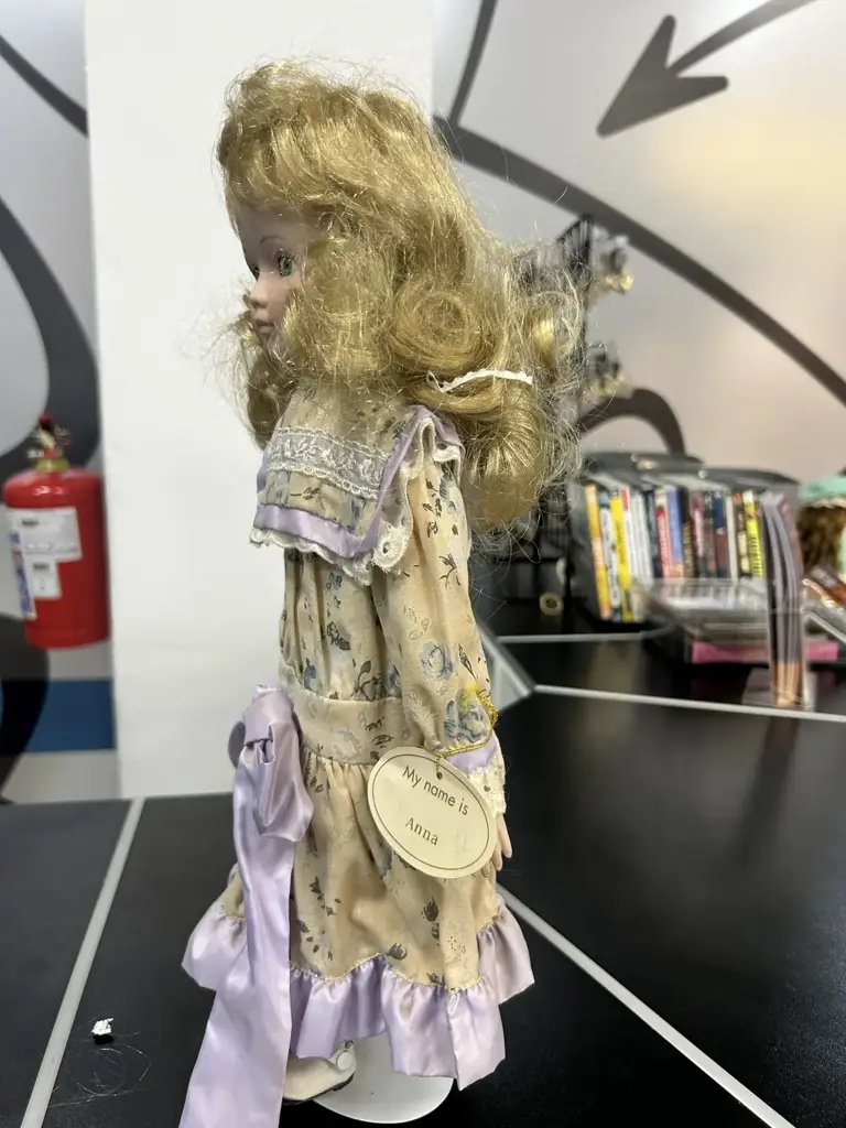Leonardo Collection – Porcelain Doll - View 2