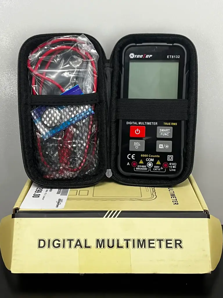 600V Smart Intelligent Digital Multimeter Et8132