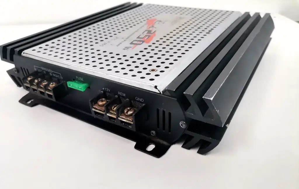 Ro-Tec Amplifier 250W X 2 - View 2