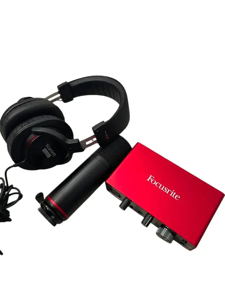 Focusrite Scarlett Solo 3Rd Sound Card - View 2