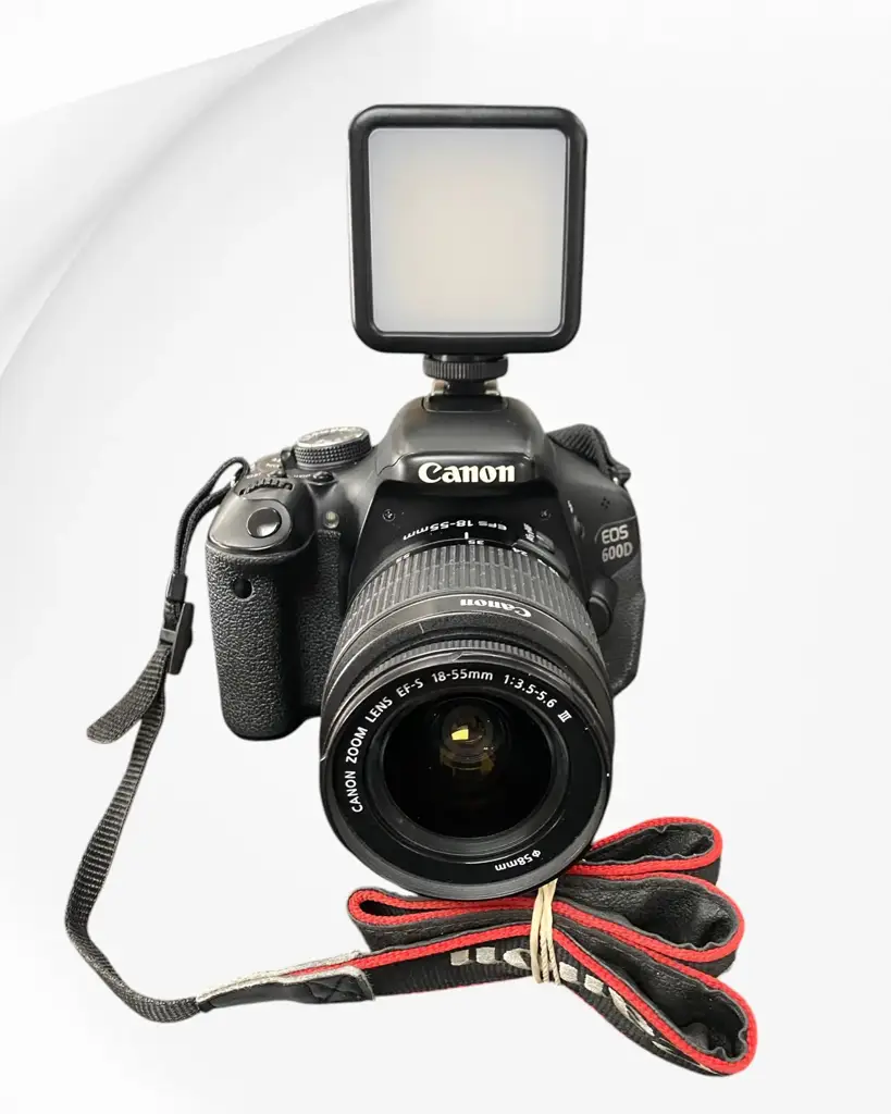Canon Eos 600D Dslr Camera With Canon Ef-S 18-55Mm Kit Lens.
