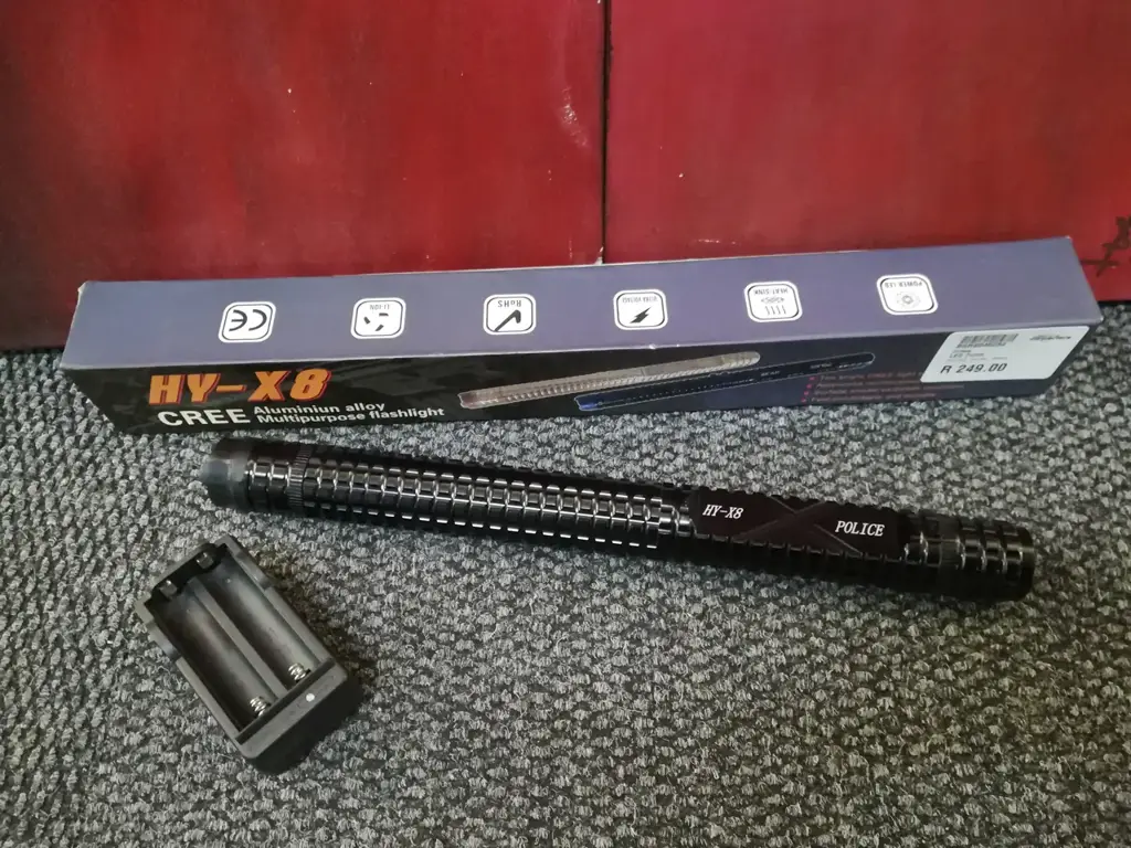 Hy-X8 Police Torch - View 2