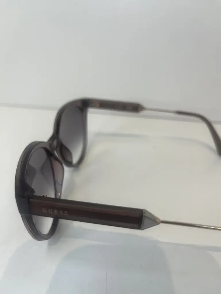 Guess Gu7619 Ladie's Sunglasses - View 2