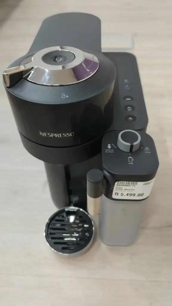 Nespresso Gdv5-Za-Bk-Ne Vertuo Lattissima Black