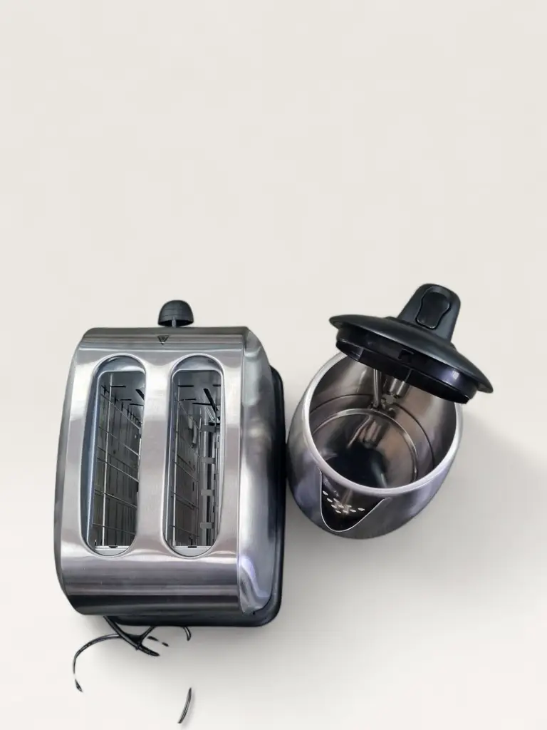 Russell Hobbs Kettle & Toaster Set (Kettle Rhssk02 + Toaster Rhbst56) - View 2