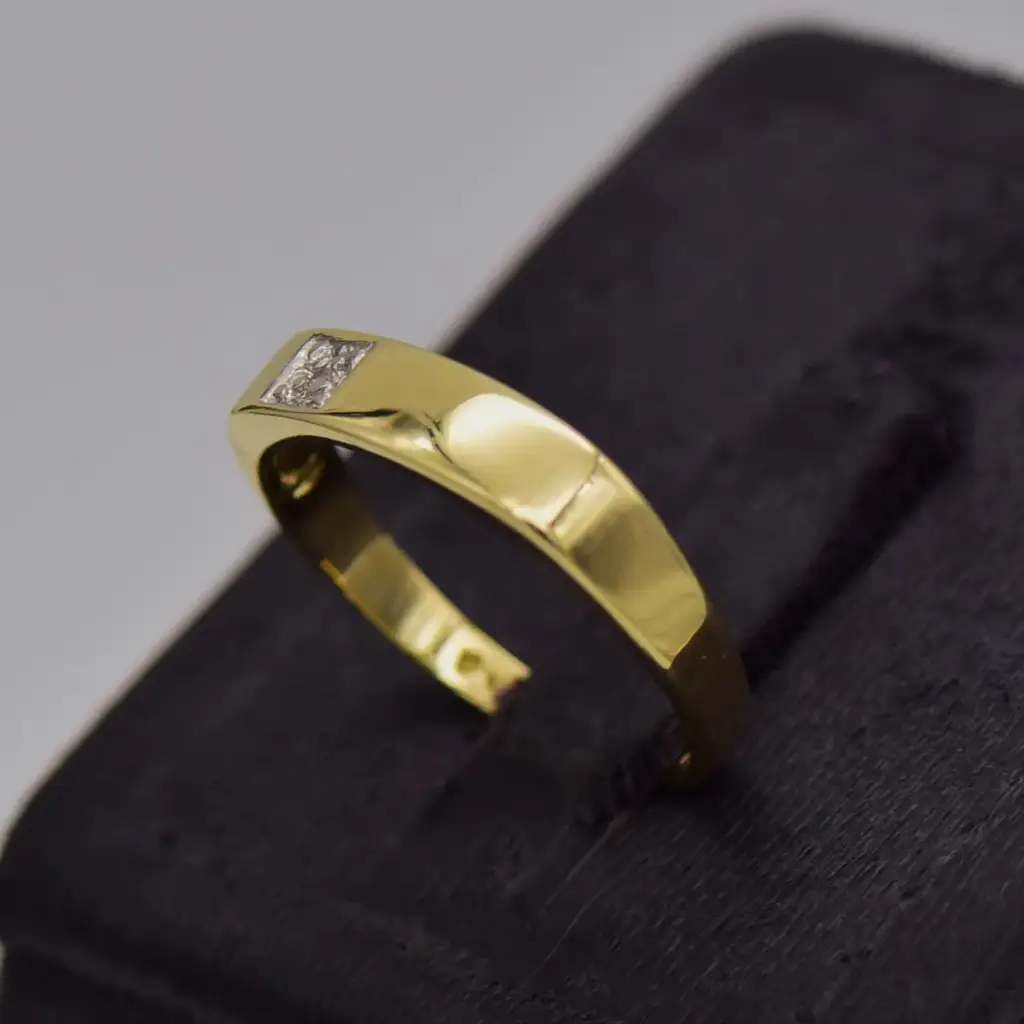 9Ct Yellow Gold Men's Ring - View 3