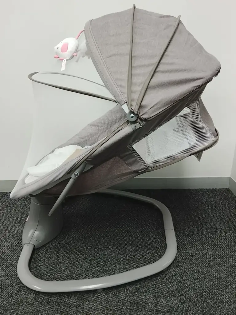 Mastela - 3-In-1 Deluxe Multi-Functional Bassinet Pink - View 2