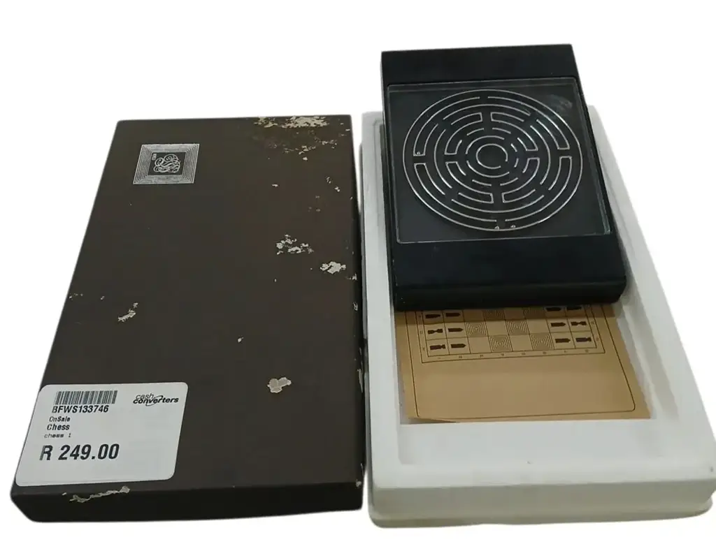 2-In-1 Vintage Portable Chess Set & Labyrinth Dexterity Game.