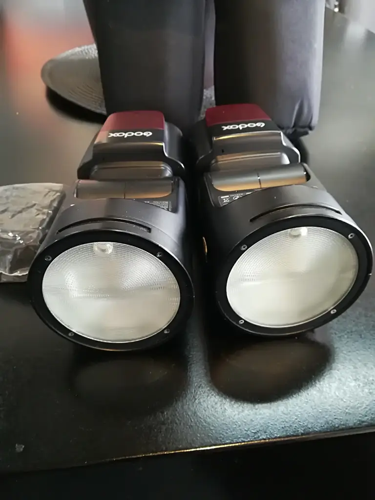 Godox V1 Speedlite For Nikon - View 2