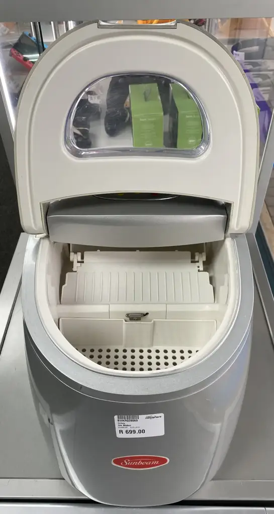 Icer Maker. - View 2
