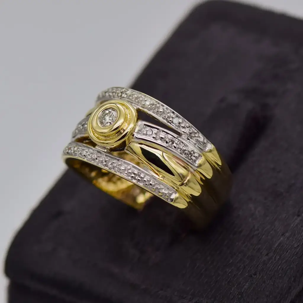 9ct Yellow Gold Dress Ring - View 3
