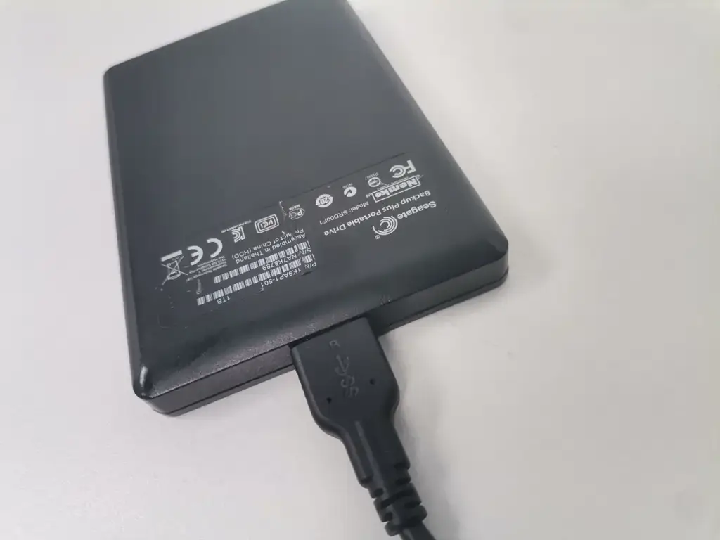 Seagate Backup Plus Slim Portable Drive 1Tb - View 3