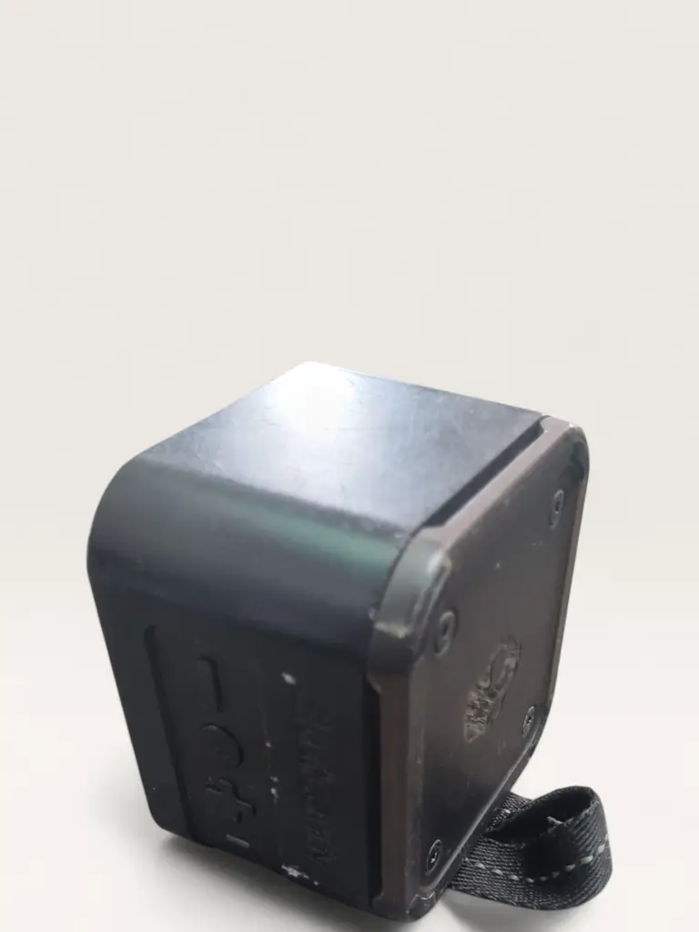 Skullcandy Barricade Mini (S7pbw) Bluetooth Speaker - View 3