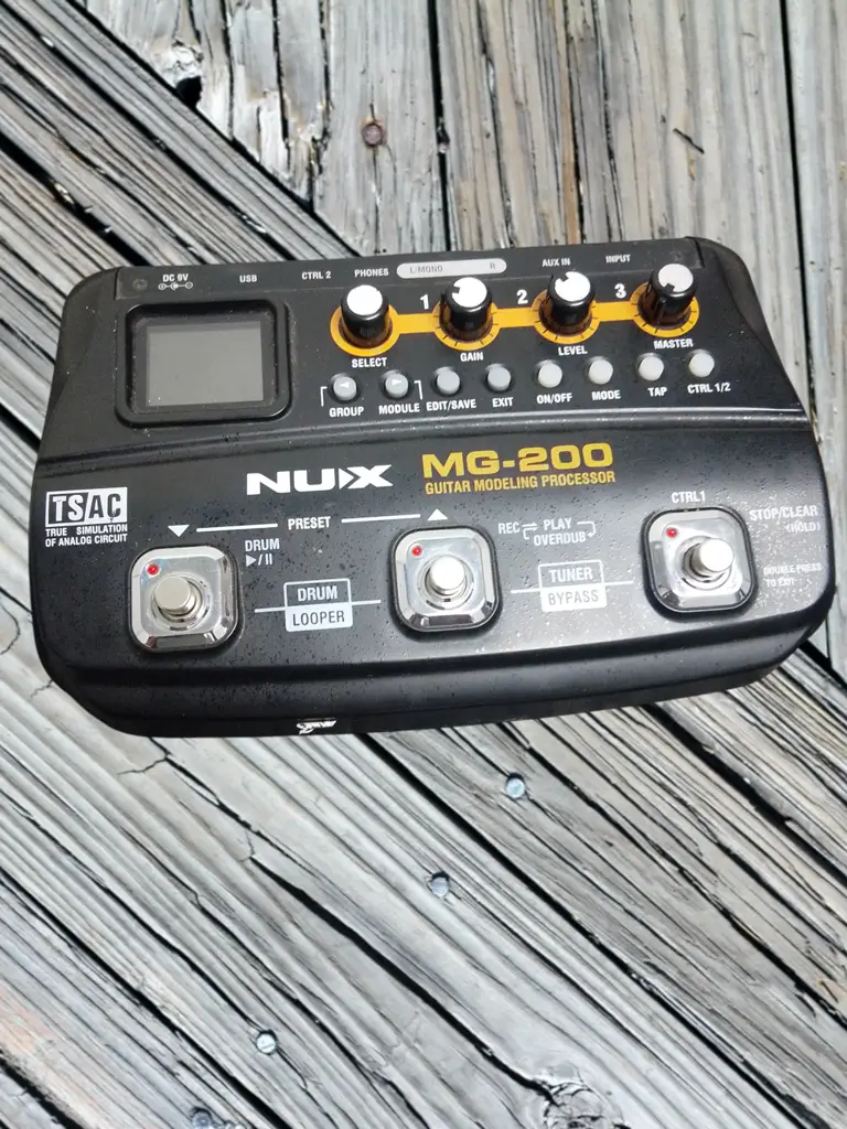 Nux Mg-200