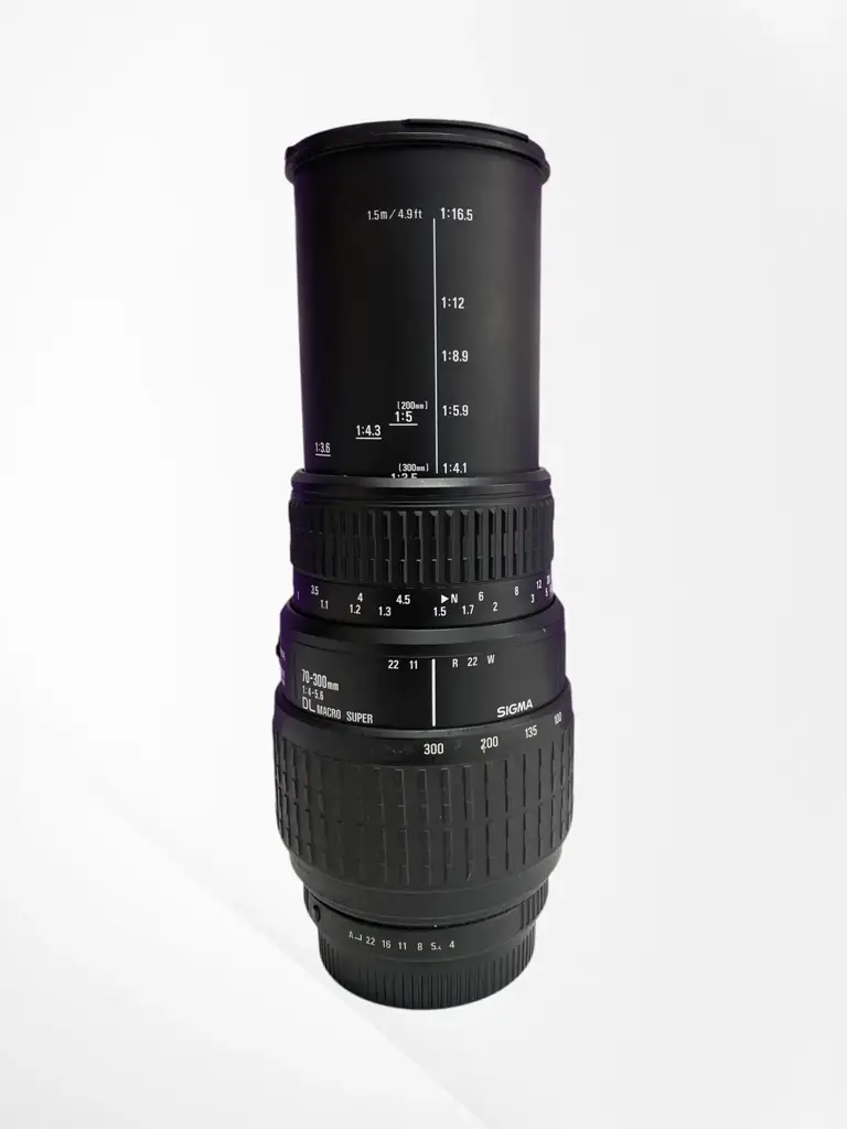 Sigma 70-300Mm F/4-5.6 Dl Macro Super Telephoto Zoom Lens