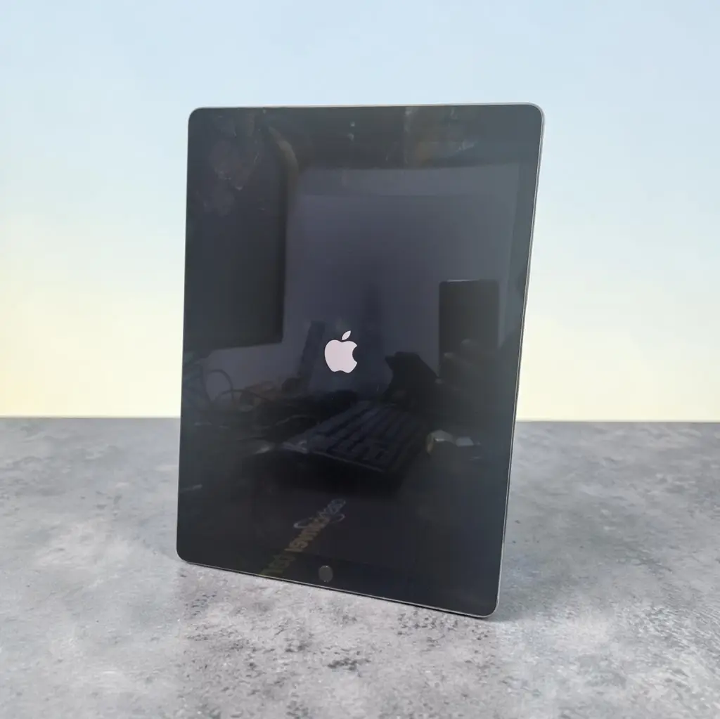 Apple Ipad Pro 12.9-Inch (2Nd Gen) - View 2
