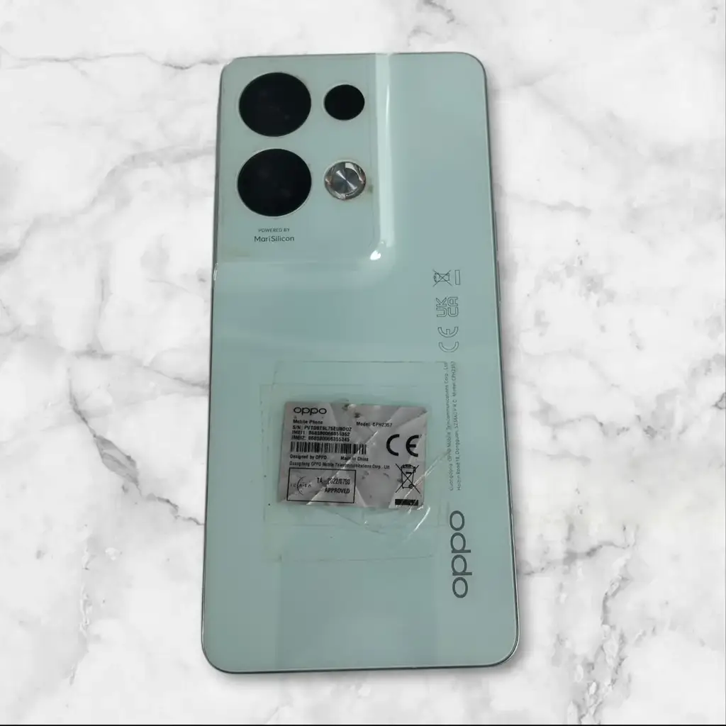 Oppo Reno8 Pro - View 2