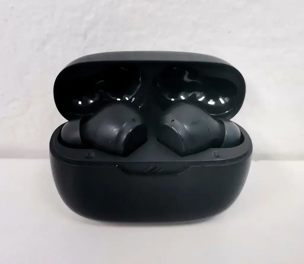 Jbl Wave Beam Wireless Earphones - View 2