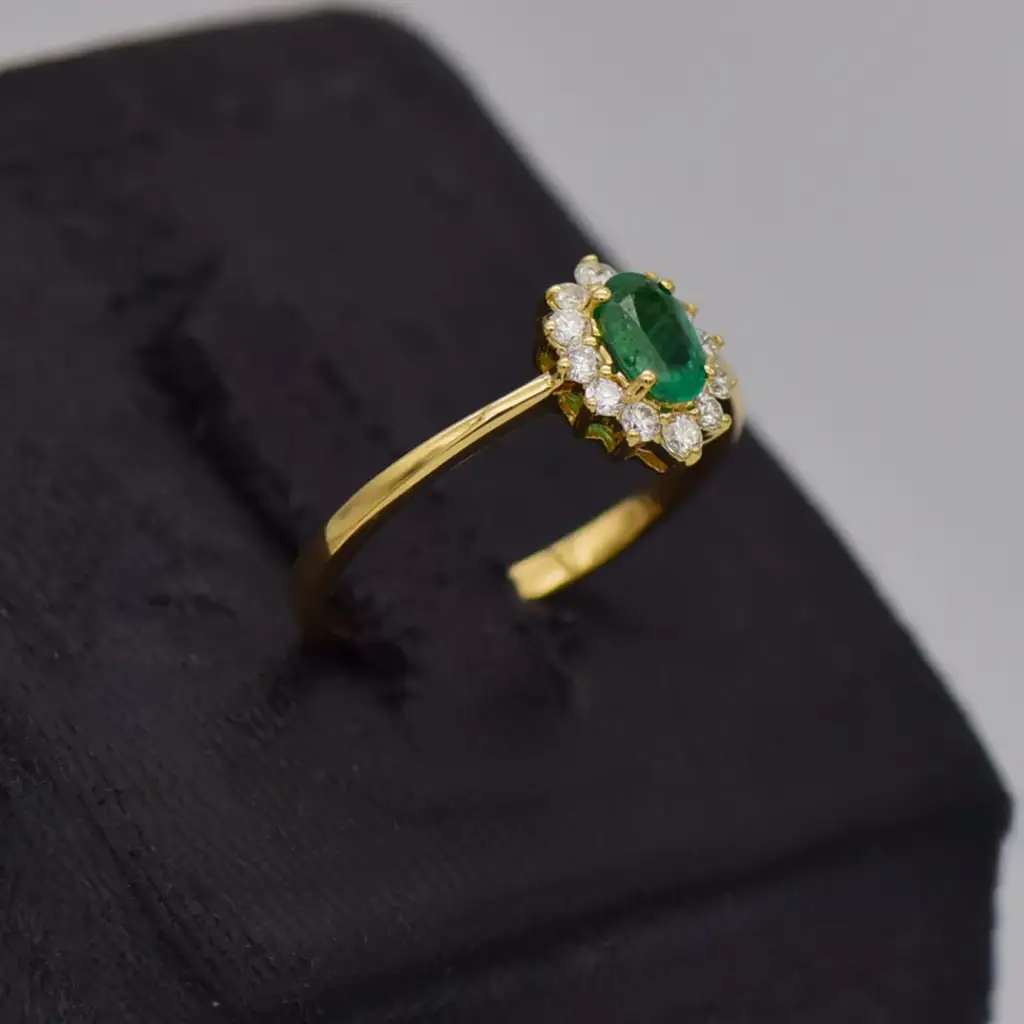 18ct Yellow Gold Dress Ring - View 2