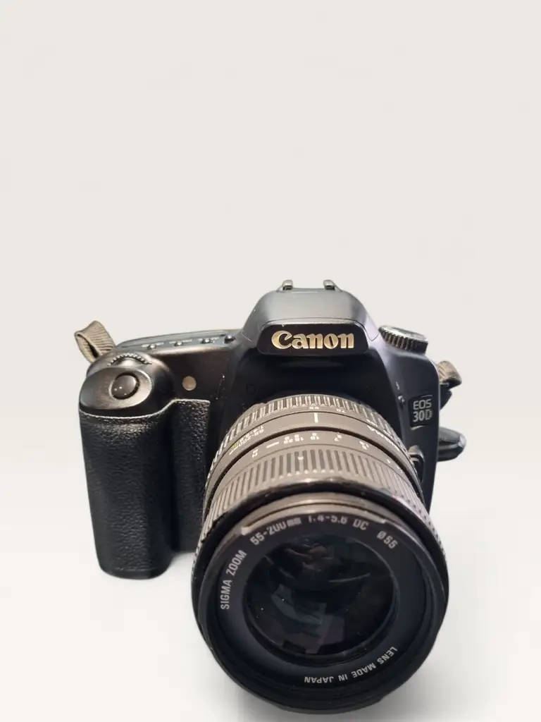 Canon Eos 30D Digital Camera + Sigma 55‑200Mm F/4‑5.6 Dc Lens - View 3