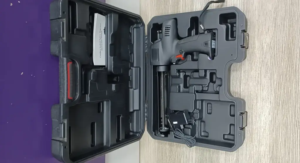 Cordless Sealant Caulking Gun - View 2