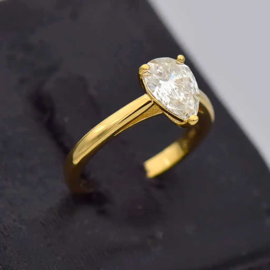 18ct Yellow Gold Engagement Ring - View 2