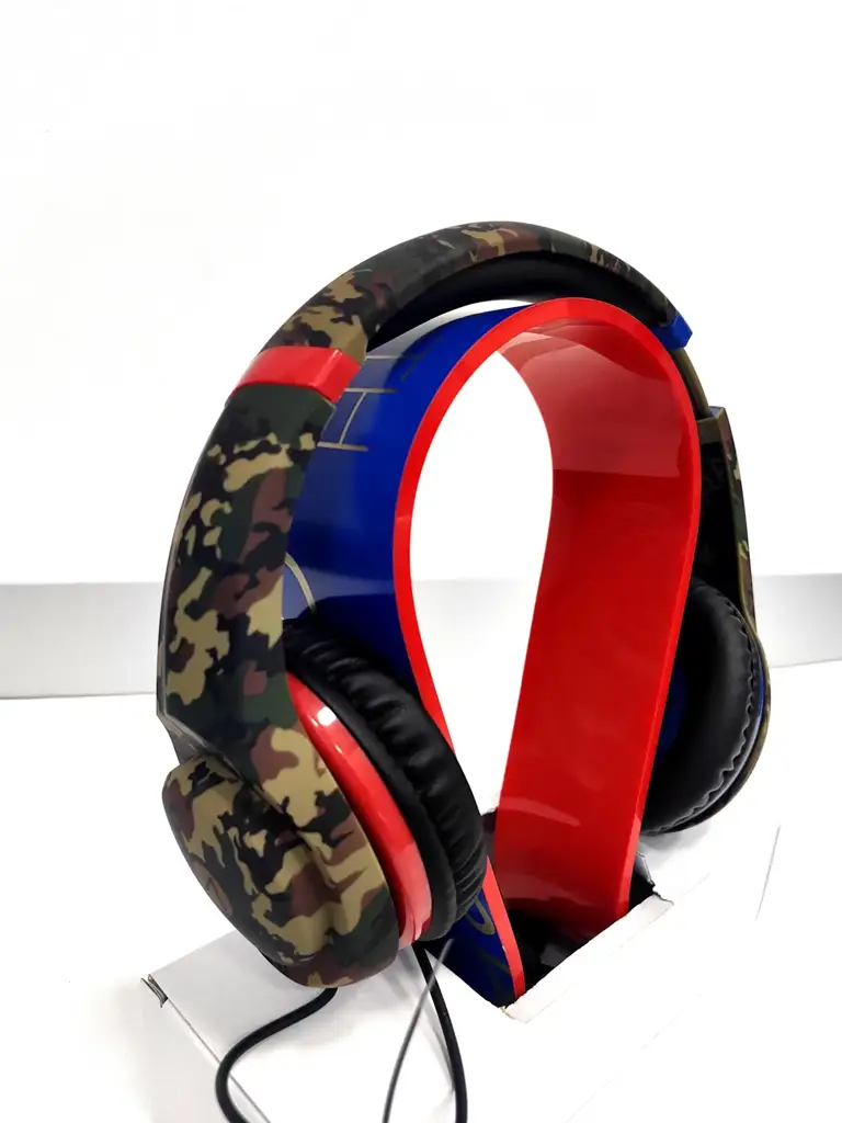 Stealth Cobra Gaming Headset & Stand - View 2
