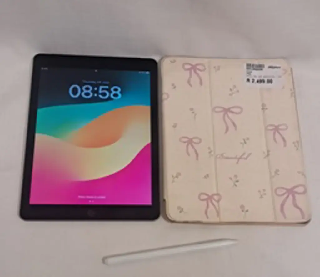 Apple Ipad (6Th Generation) - View 2