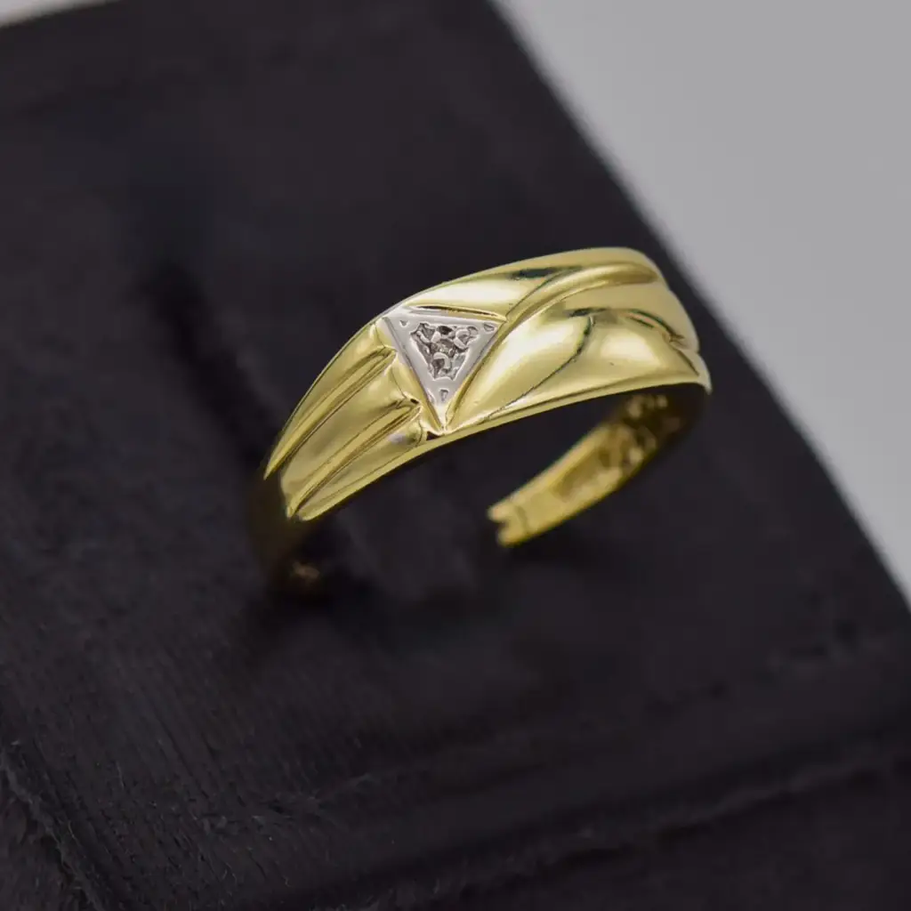 9Ct Yellow Gold Men's Ring - View 2