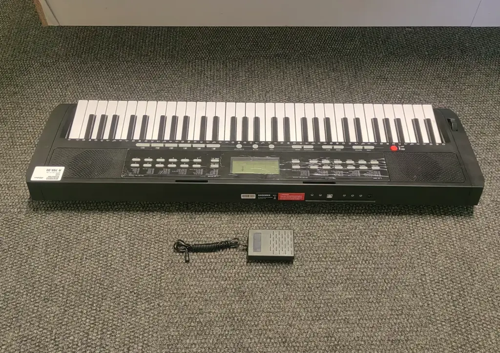 Sanchez 8610 61 Key Electronic Keyboard - View 2