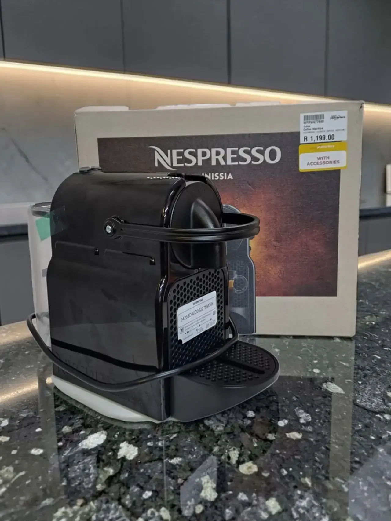 Nespresso Inissia Coffee Machine - Black (Like New)