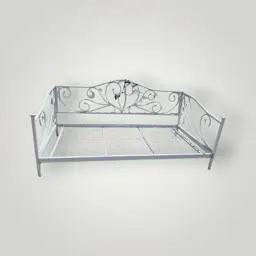 Vintage-Style White Metal Daybed Frame / Outdoor Garden…