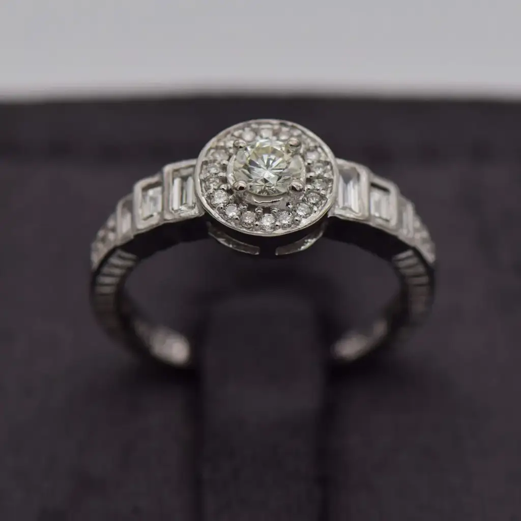 18ct White Gold Engagement Ring