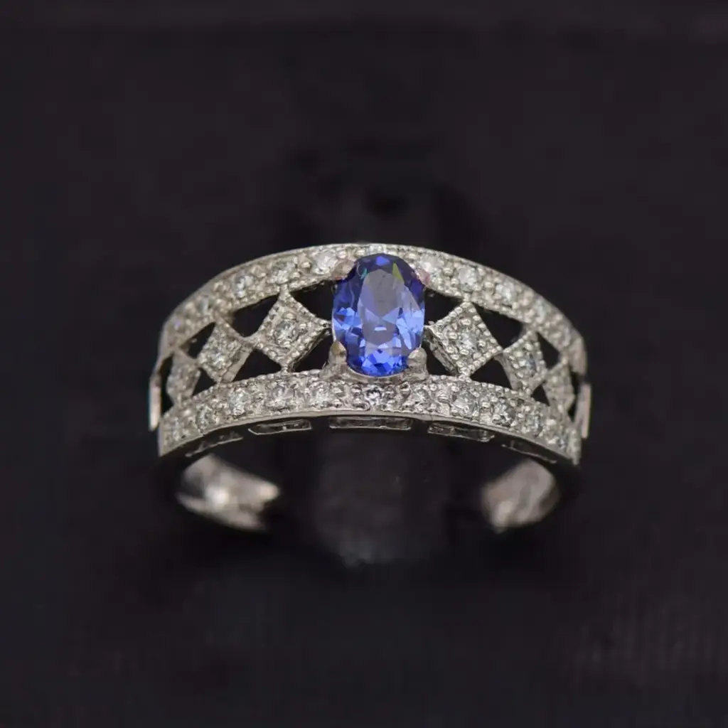 18ct White Gold Dress Ring