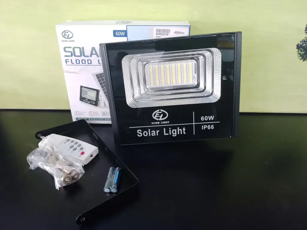El 60W Solar Flood Lamp