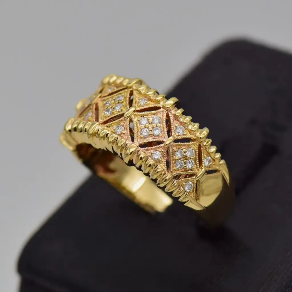 14ct Yellow Gold Filigree Band - View 3