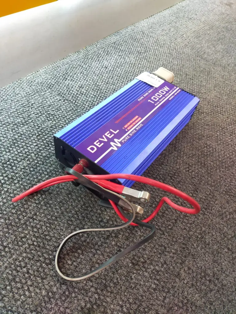 Devel 1000W Power Inverter - View 2