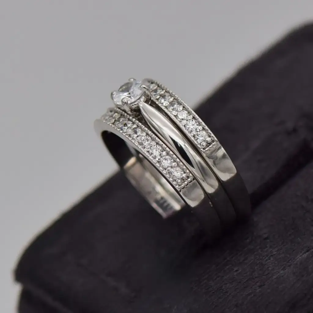 9ct white Gold Wedding Ring Trip-Set - View 3