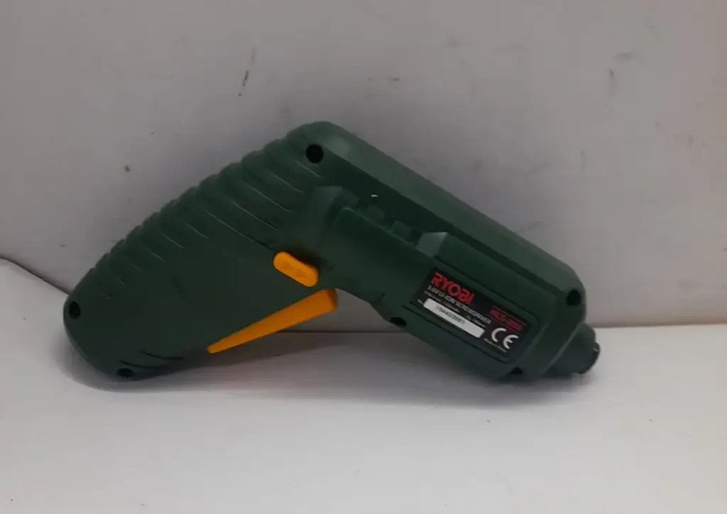 Ryobi 3.6V Handyline Cordless Screwdriver With 4 Bits - View 2