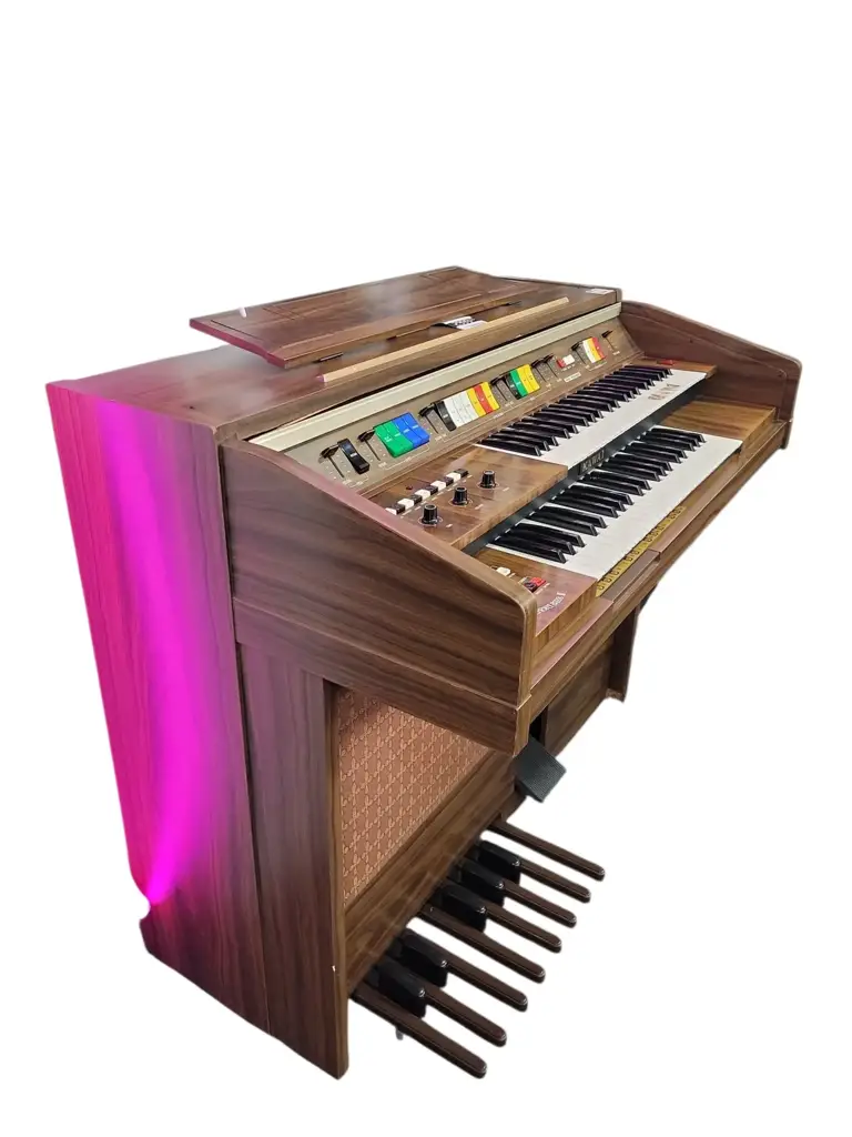 Kawai E-100 Keyboards & Pianos/Organ - View 2