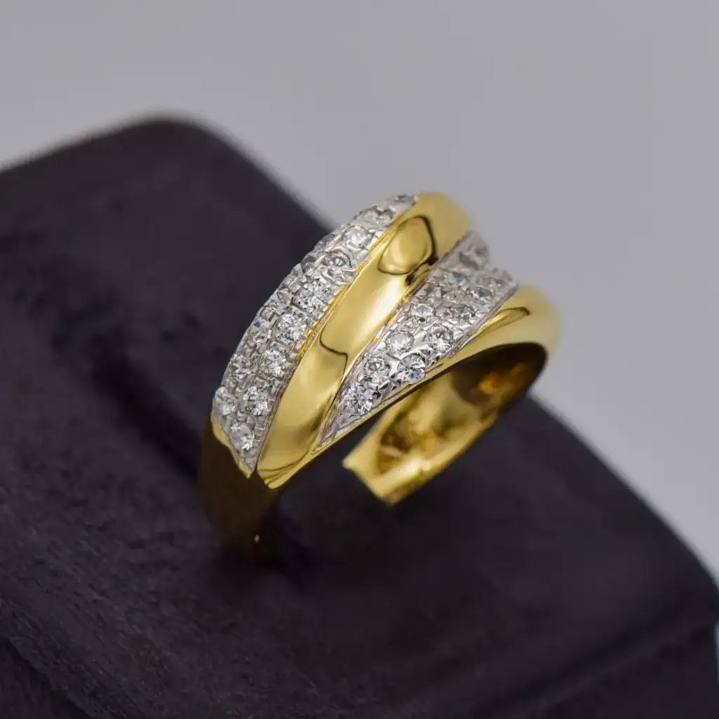 18ct Yellow Gold Dress Ring - View 3