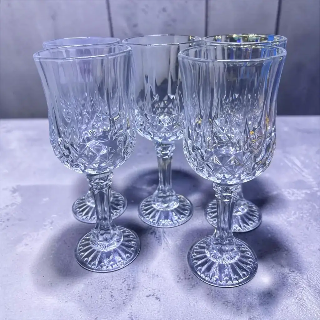 Clear Patterned Wine Glass
