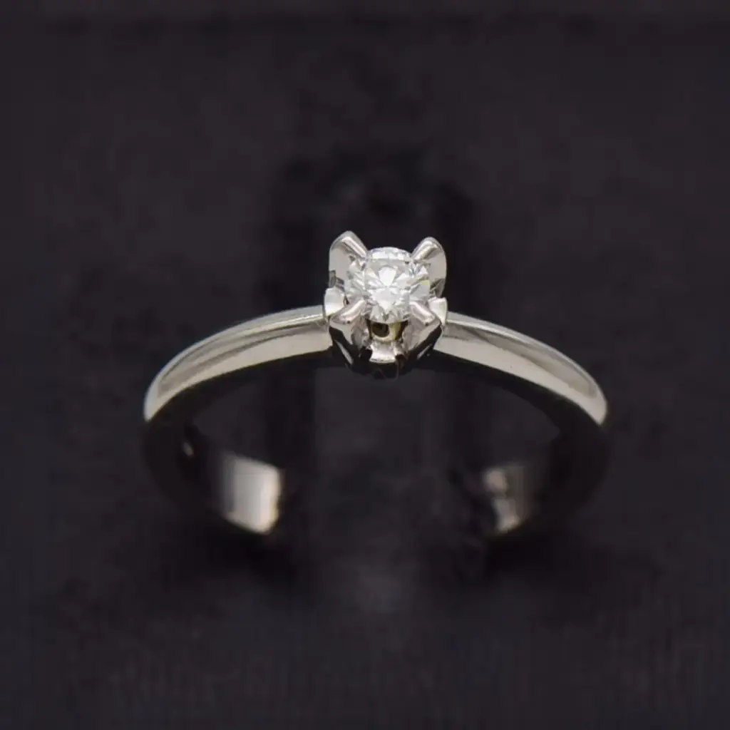 18ct White Gold Engagement Ring