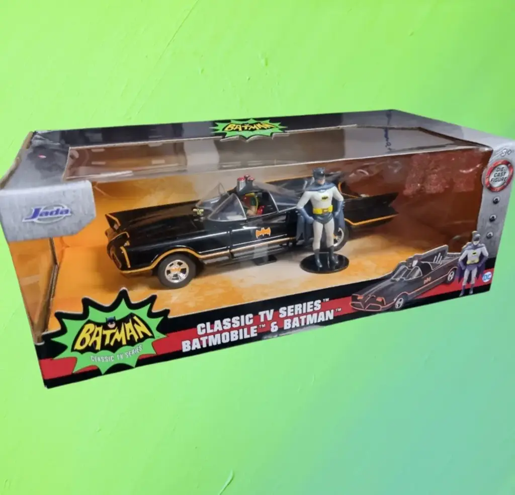 Classic Batman And Car Figurine