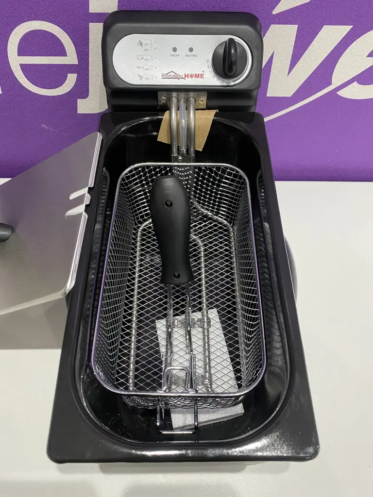 Totally Home 3L Deep Fryer. - View 2