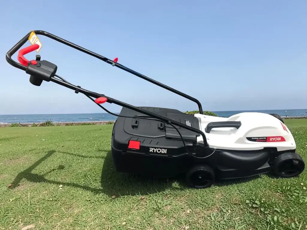 Ryobi Electric Lawnmower Rm-1202 - View 2