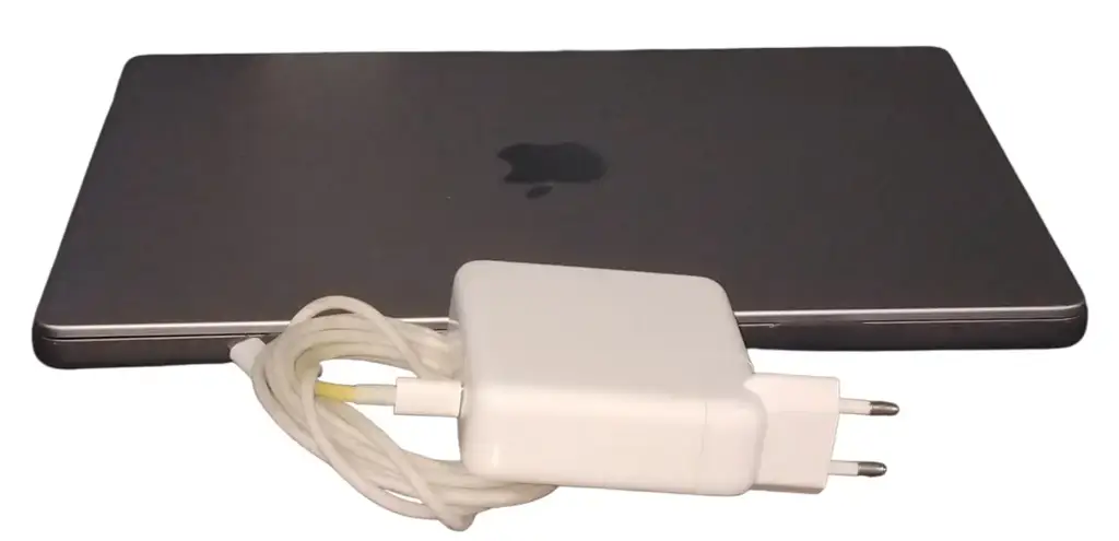 14-Inch Mabook Pro M1 (A2442 Ram 26Gb/ Hdd 512Gb) - View 2