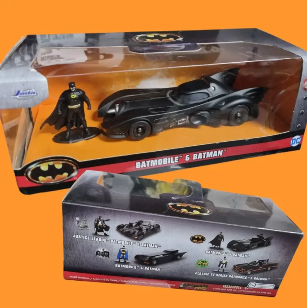 Classic Batman And Car Figurine - View 2